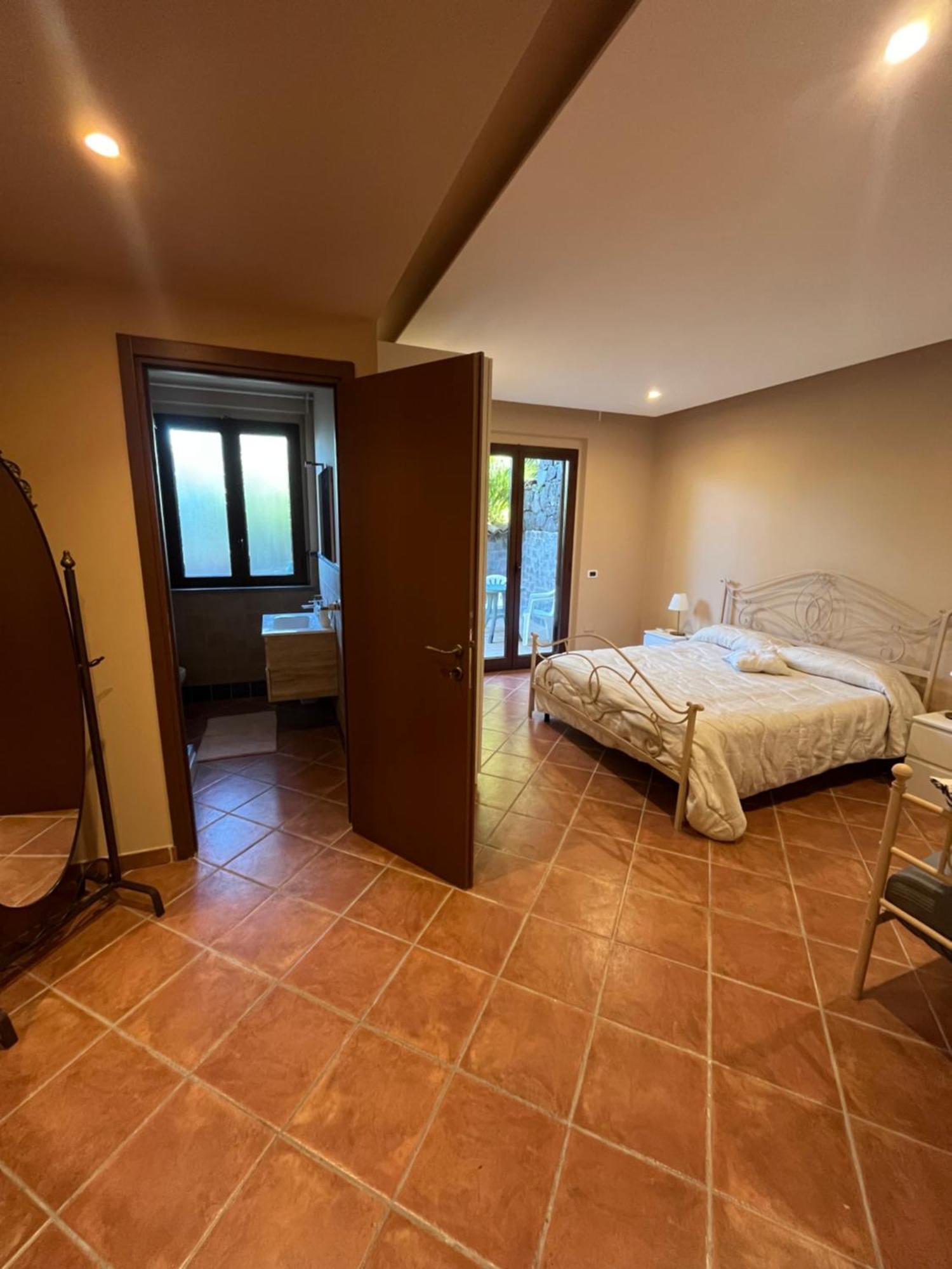 Etna Tra Le Querce Villa Santa Venerina Exterior foto